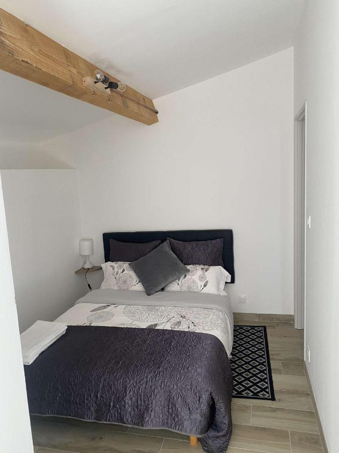 Bel Appartement Au Coeur Du Village De Sartene Bagian luar foto